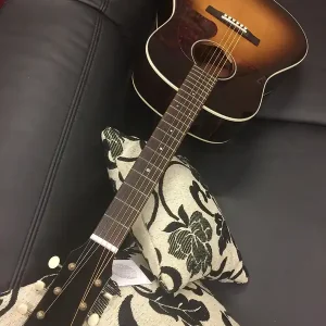 Finale Aktion SIGMA GUITARS JM-SG45 Dreadnought Slope Shoulder Elektro-Akustik-Gitarre inkl. Softcase