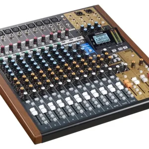 Echt Tascam Model 16 analog Mischpult.